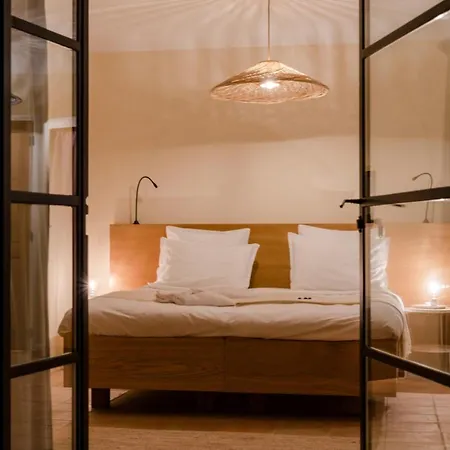 Domaine De Saint Quentin B&B