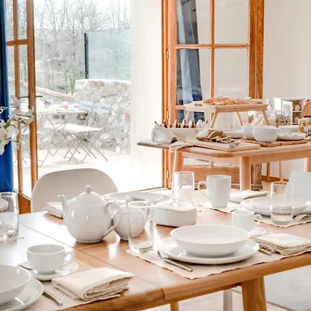Domaine De Saint Quentin B&B