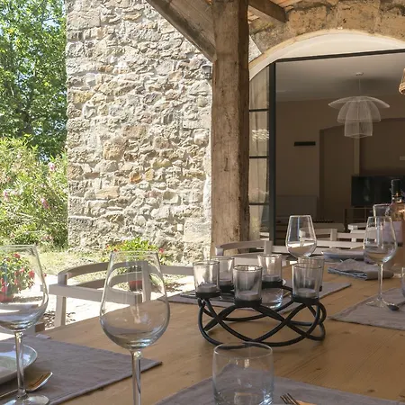 Domaine De Saint Quentin B&B 3*