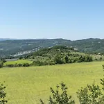 Domaine De Saint Quentin Panzió 3*