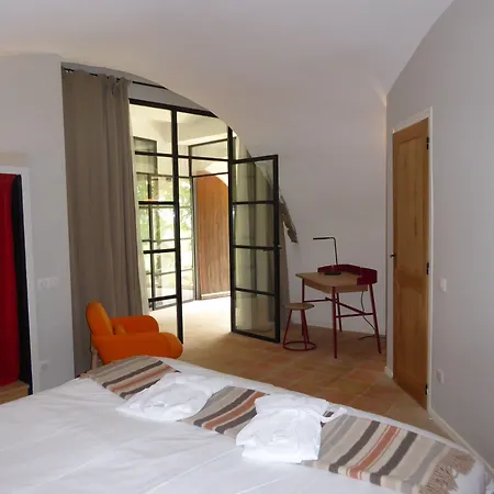 Domaine De Saint Quentin Couette-café Oppedette