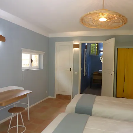 Domaine De Saint Quentin 3* Oppedette