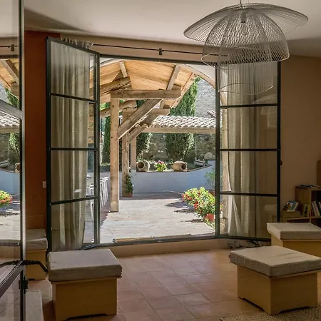 Domaine De Saint Quentin Bed and breakfast Oppedette
