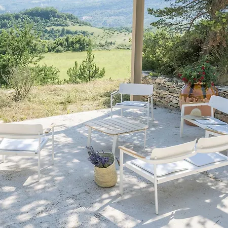 Domaine De Saint Quentin 3* Oppedette