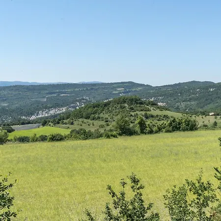 Domaine De Saint Quentin Bed & Breakfast 3*