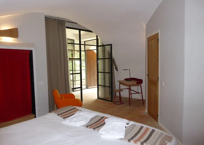 Domaine De Saint Quentin Bed & Breakfast Oppedette