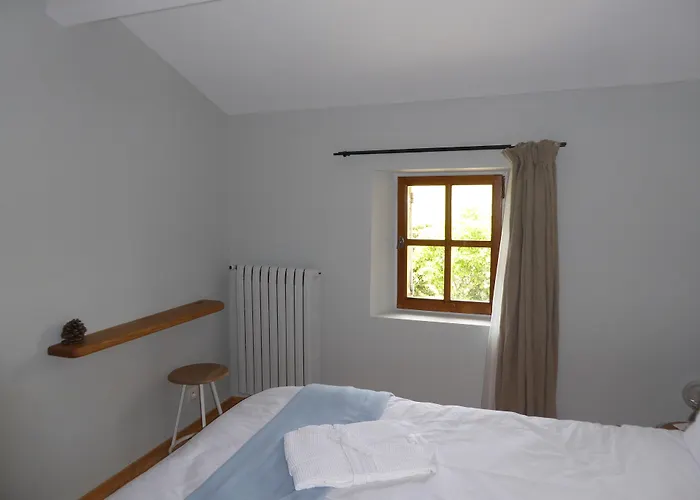 Domaine De Saint Quentin 3* Oppedette