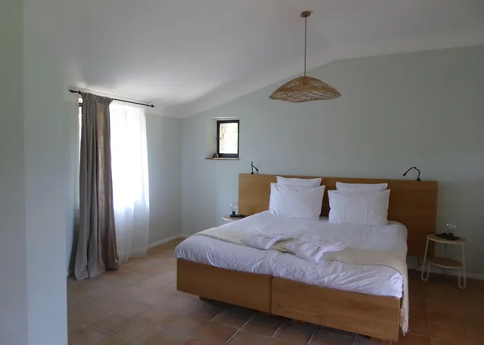 Domaine De Saint Quentin Bed & Breakfast