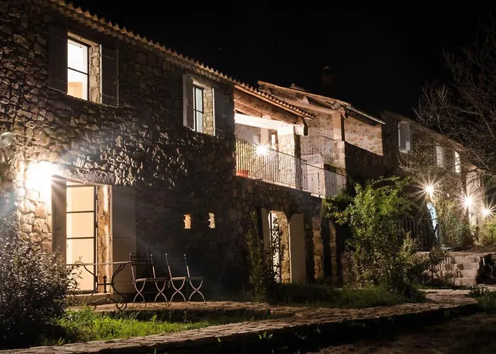 Domaine De Saint Quentin 3*