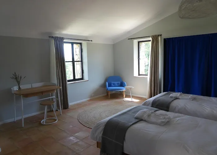 Domaine De Saint Quentin 3* Oppedette