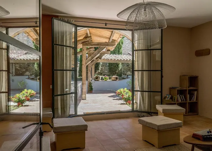 Domaine De Saint Quentin Bed & Breakfast Oppedette