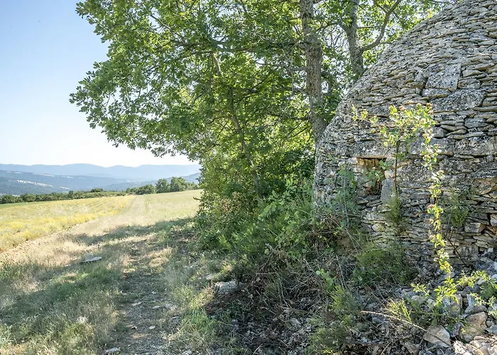 Domaine De Saint Quentin 3*